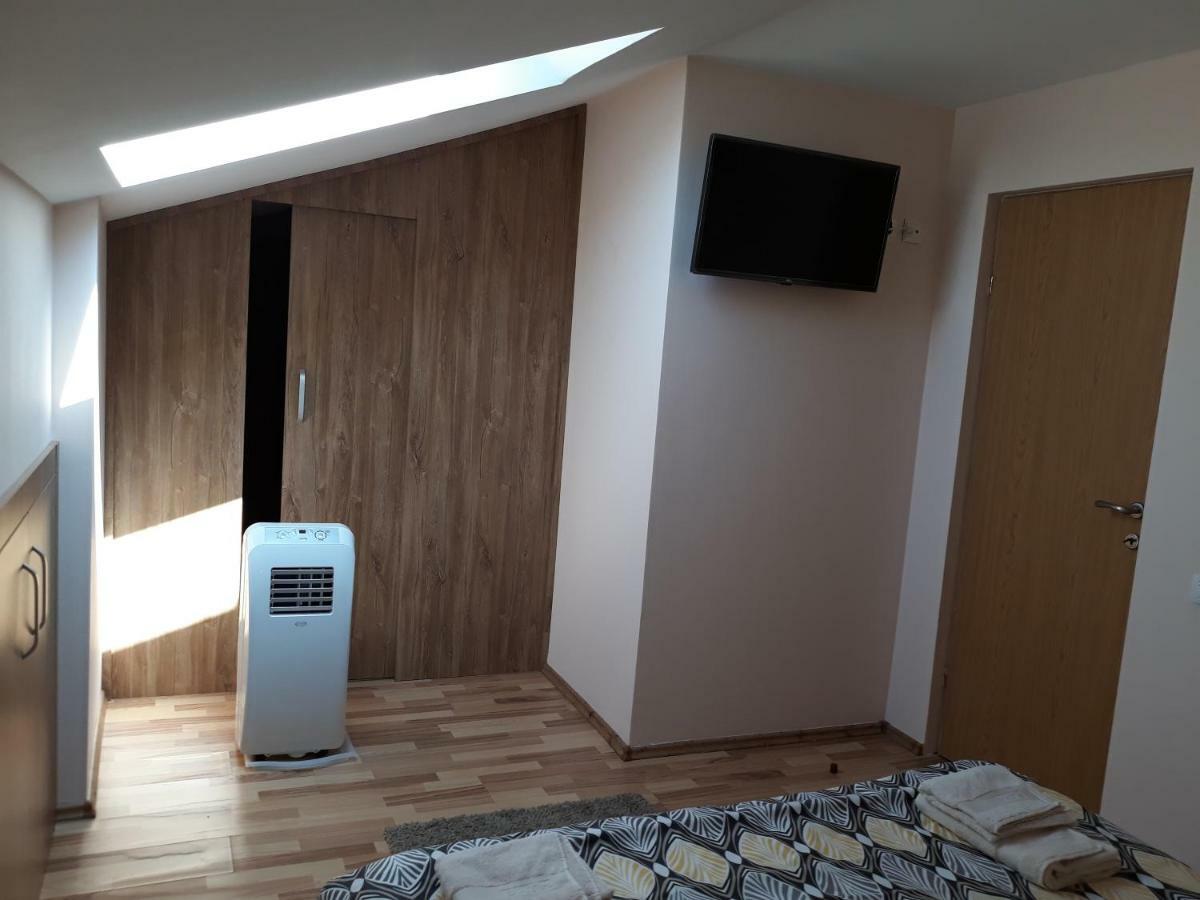 Penthouse Apartament Nufarul Орадя Экстерьер фото