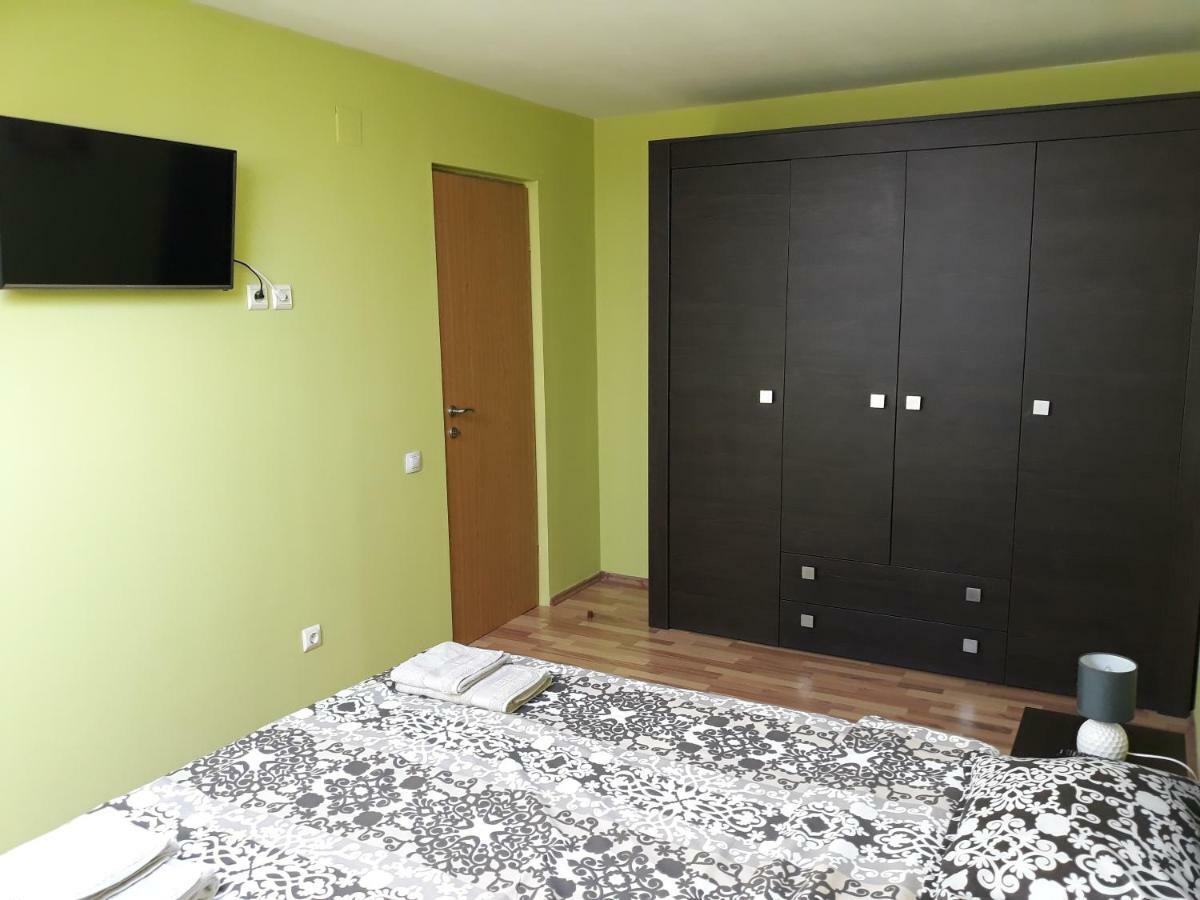 Penthouse Apartament Nufarul Орадя Экстерьер фото