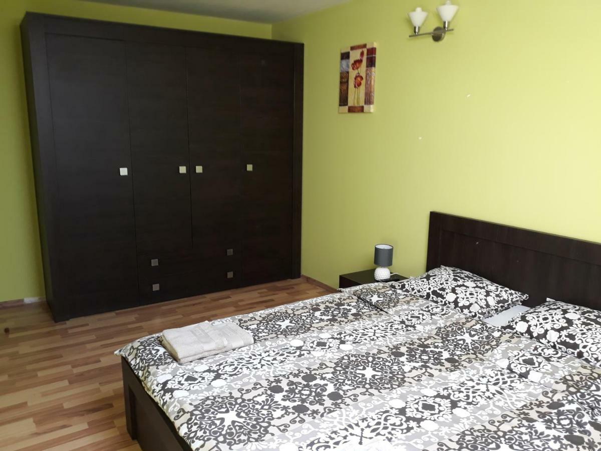 Penthouse Apartament Nufarul Орадя Экстерьер фото