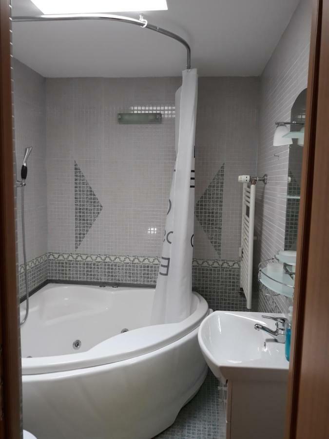 Penthouse Apartament Nufarul Орадя Экстерьер фото